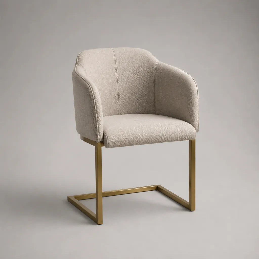 Chaise avec accoudoirs en tissu beige et acier doré, 60 × 61 × 83 cm