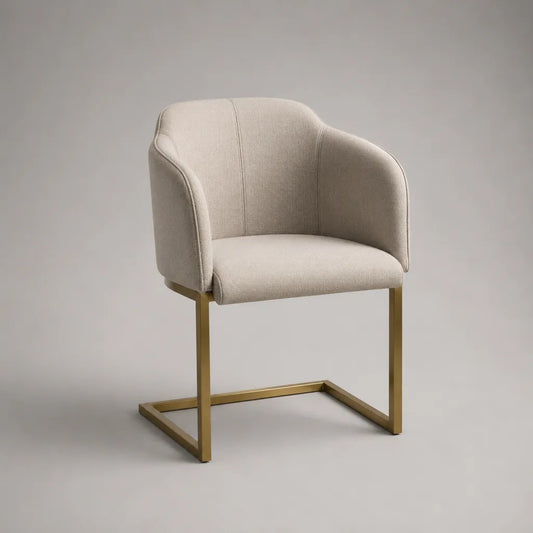 Chaise avec accoudoirs en tissu beige et acier doré, 60 × 61 × 83 cm