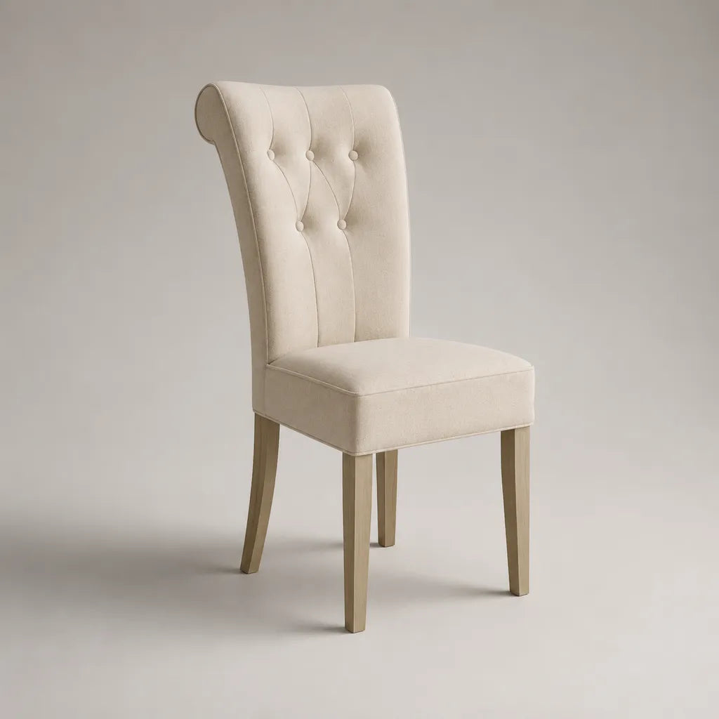Chaise de salle à manger rembourrée en polyester et bois d’hévéa, dossier haut capitonné, beige et chêne clair, 48 × 58 × 101 cm